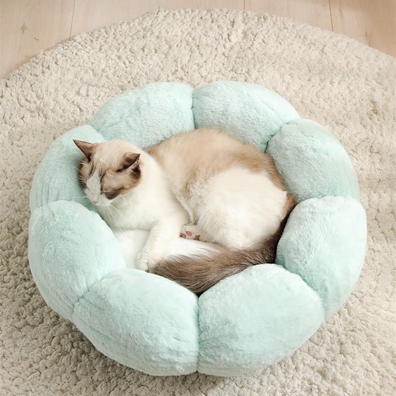 Flower Shaped Plush Cat Mat Bed